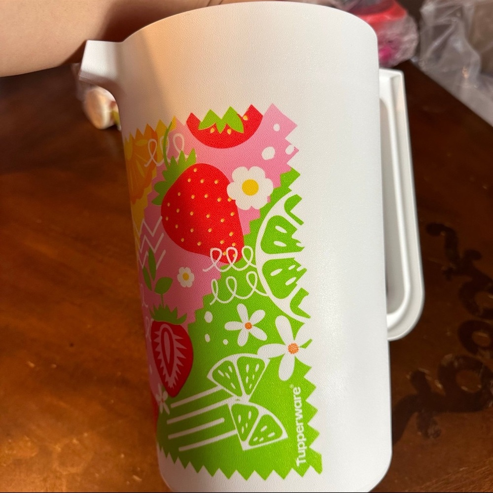 Tupperware Pitcher and Mug Set - Picture 6 of 10